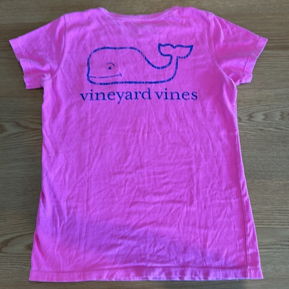 🩷 VineYard Vines Short Sleeve 🩷 - Picture 4 of 5